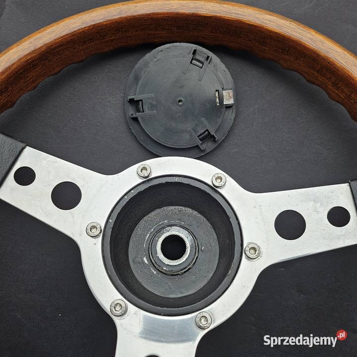 Drewniana kierownica Mountney Motor Products Rok produkcji 1970 Bydgoszcz