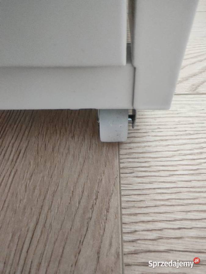 Komoda na kółkach Kryniczno