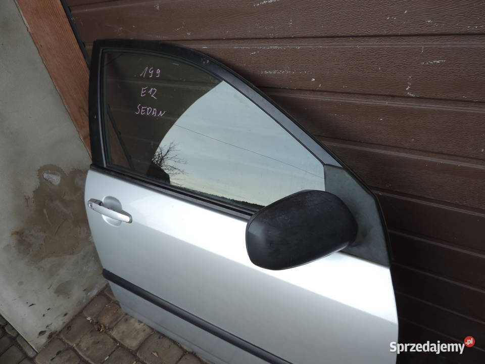 TOYOTA COROLLA E12 SEDAN DRZWI PRAWY PRZÓD 199