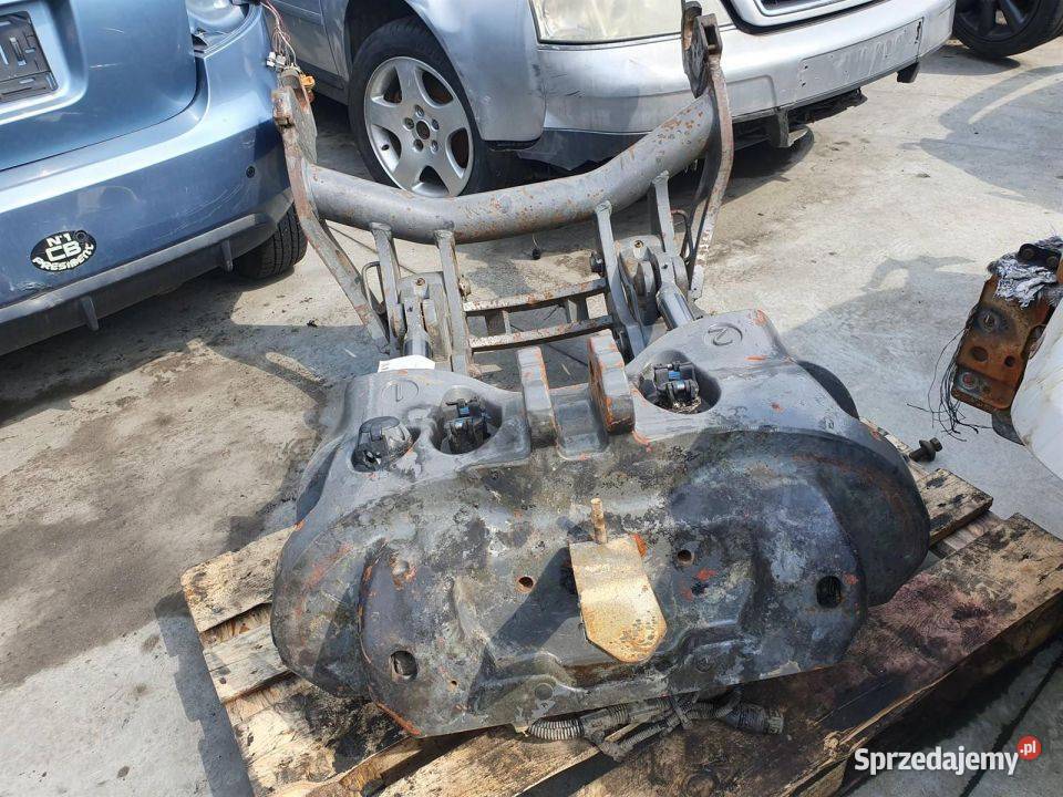 TUZ PRZÓD VALTRA S 323 S323 AGCO 2011 osobowe Lipno sprzedam