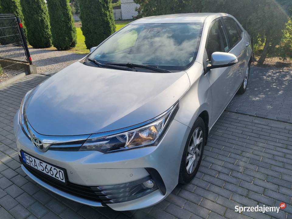 Sprzedam Toyote Corolle 16 benzyna 2017r 132 Radomsko