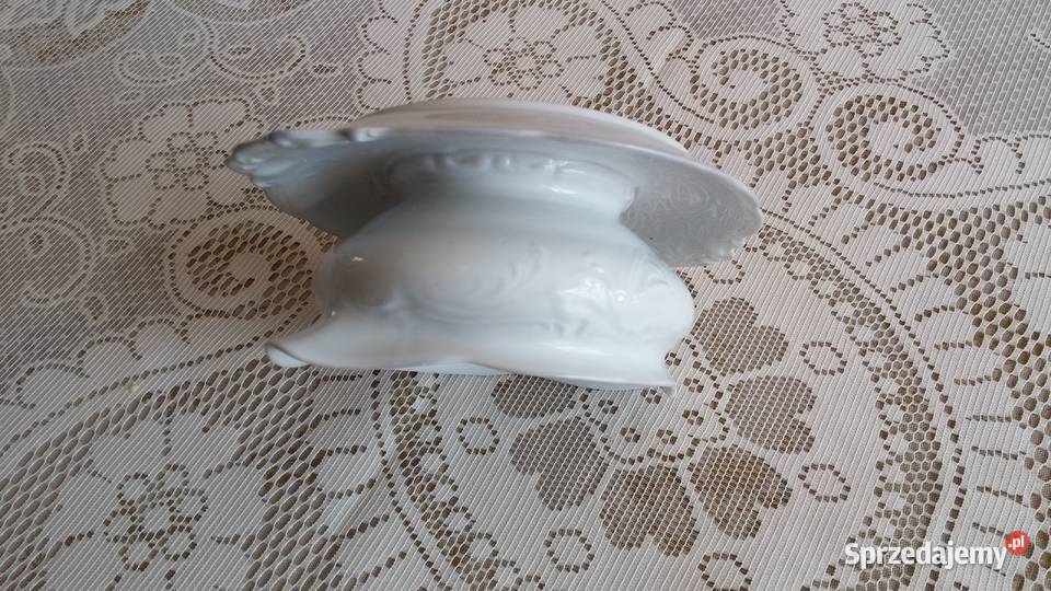 Sygnowana sosjerka z białej porcelany WAWEL Sosnowiec
