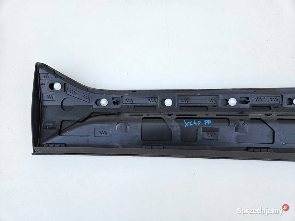 VOLVO XC40 LISTWA DRZWI PRAWY PRZÓD PRAWA wielkopolskie