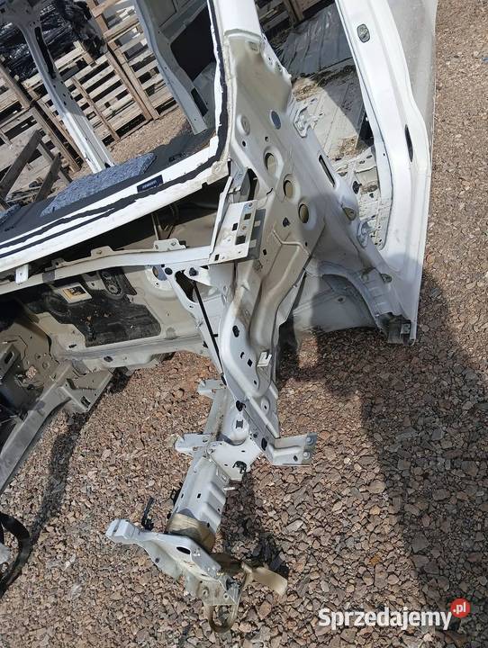 ELEMENT CIĘTY KAROSERII PODŁÓŻNICA LEWA PRZÓD Rok produkcji 2021 sprzedam