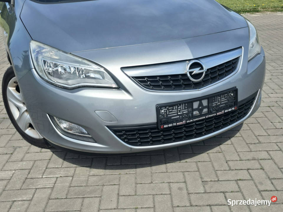 Opel Astra Sports Tourer 14 Benz sprzedam