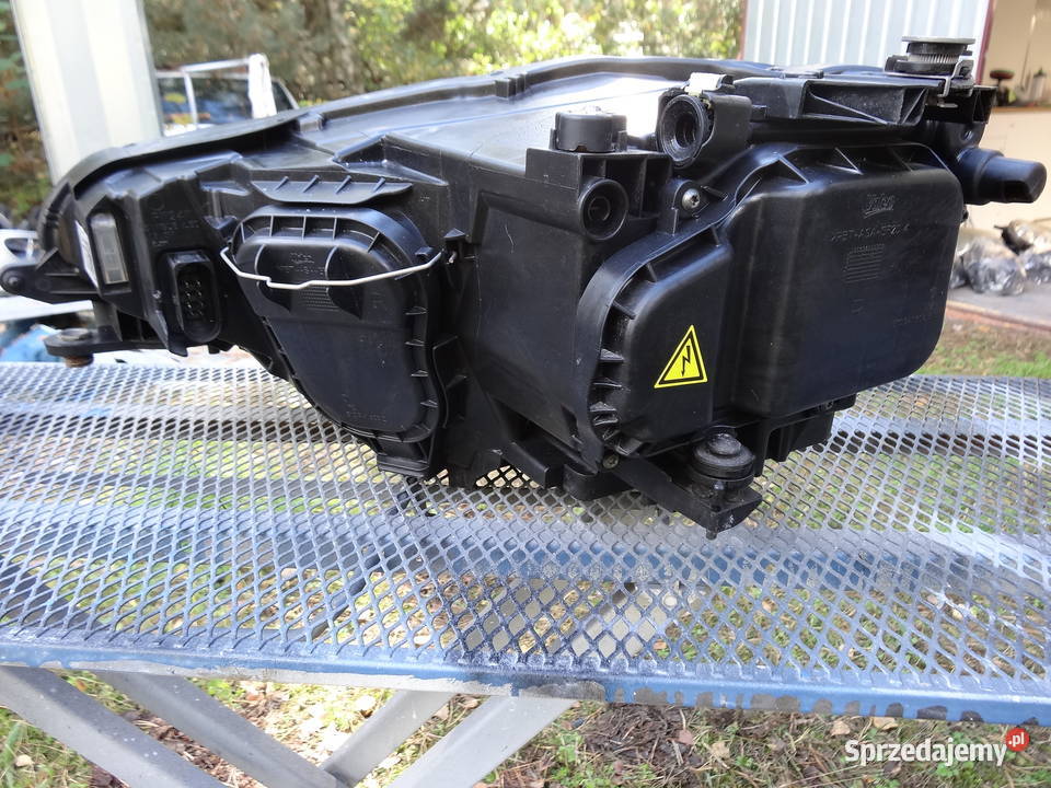Volkswagen Golf Sportsvan PRAWA LAMPA BIXENON Niemodlin