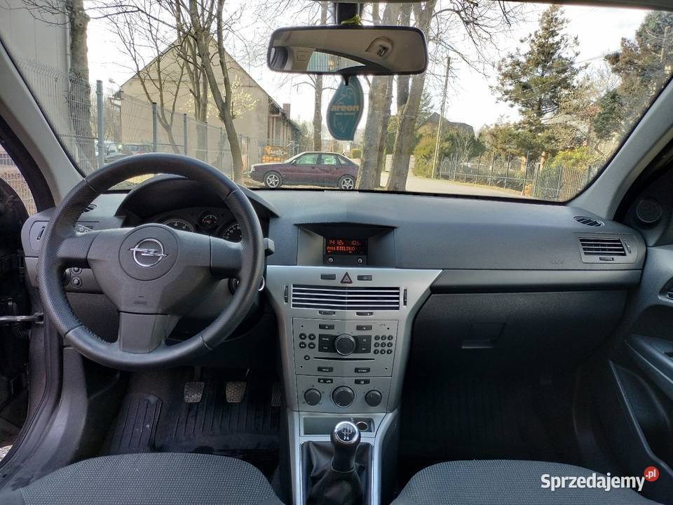 Opel Astra 14 benzyna niski przebieg 135 nieuszkodzony Motoryzacja Bielsko-Biała