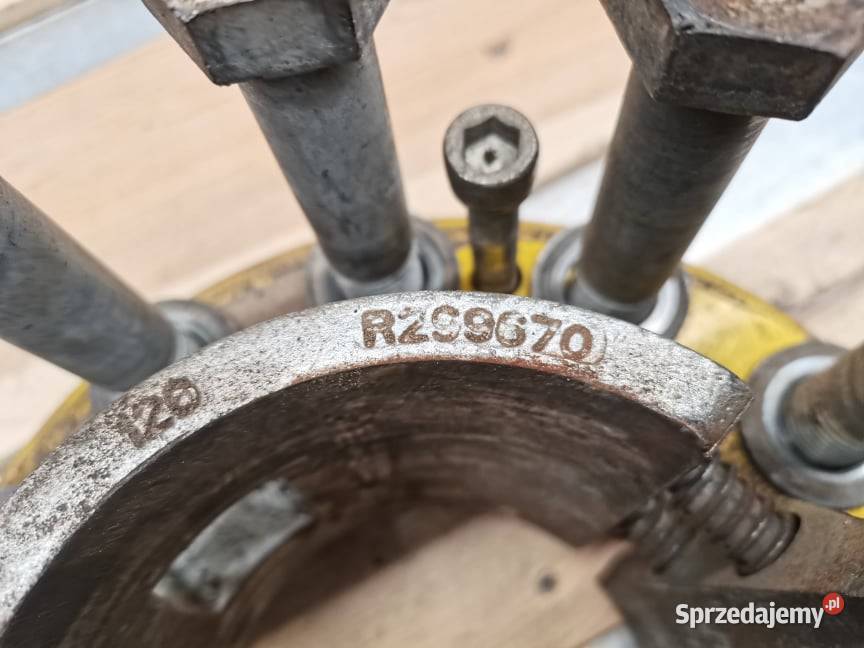 Klin koła tylnego John Deere 8345 R R299669 Wilkowo