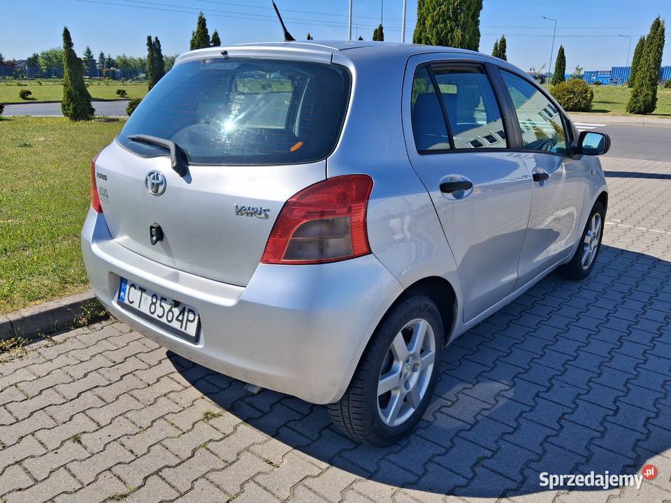 Toyota Yaris 13 2007 r nieuszkodzony Toruń