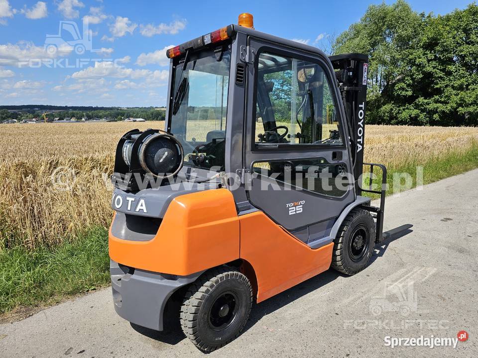 Wózek Widłowy TOYOTA 8FGF25 Kabina przesuw Wózki widłowe śląskie