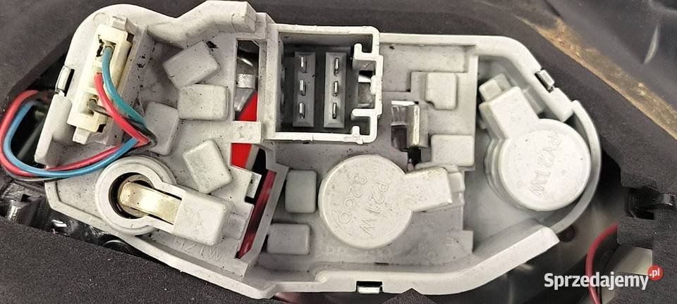 LAMPA LEWA TYŁ VOLVO V60 osobowe Lipno sprzedam