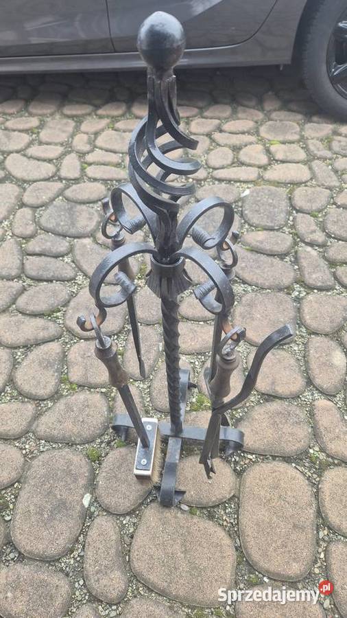 Stojak komplet ozdobny do kominka pieca