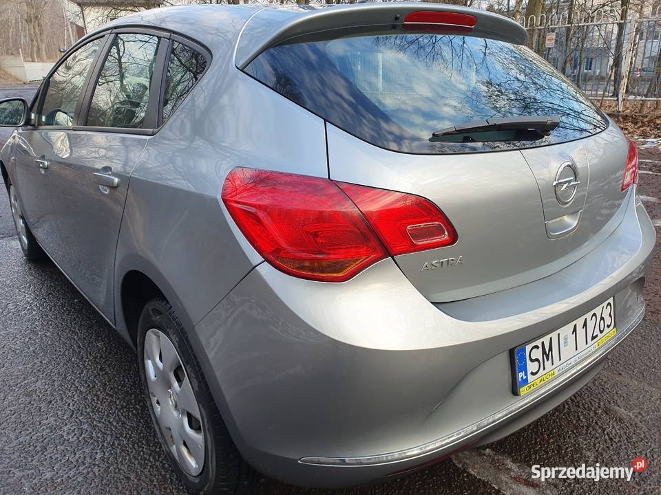 OPEL ASTRA 14 2013 123 Krajowy Oryginał Stan 101KM Katowice