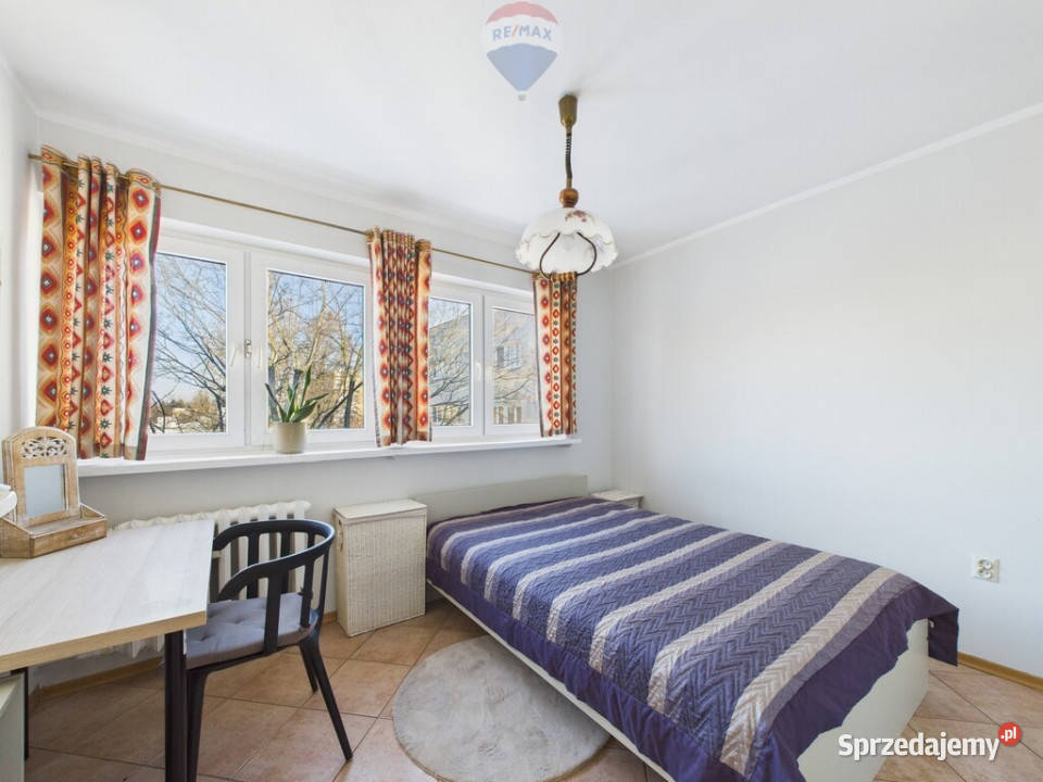 3pokojowe Bielany 1972 Kochanowskiego 14 Rok budowy 1972 Warszawa