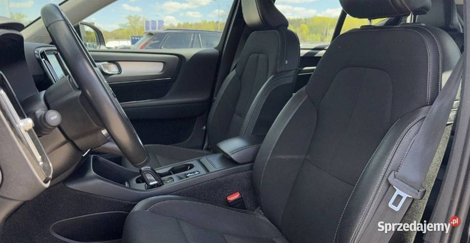 VOLVO XC40 Momentum Pro D3 AWD Bochnia