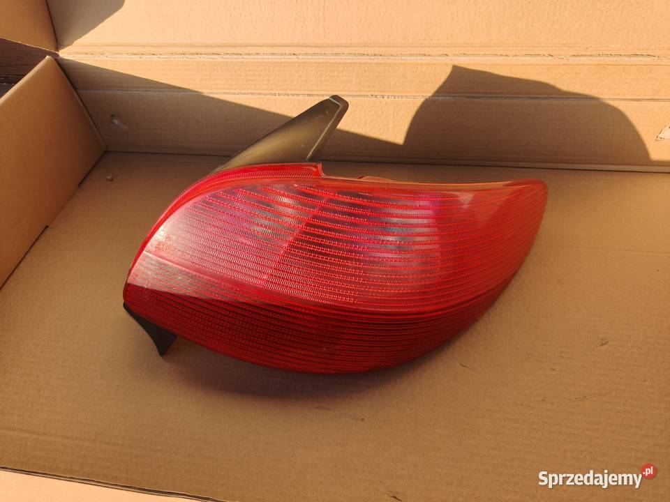 Lampa Peugeot 206 łódzkie Buczek