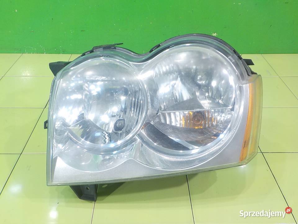 JEEP GRAND CHEROKEE WK 05r SUV lampa lewa przod Suków