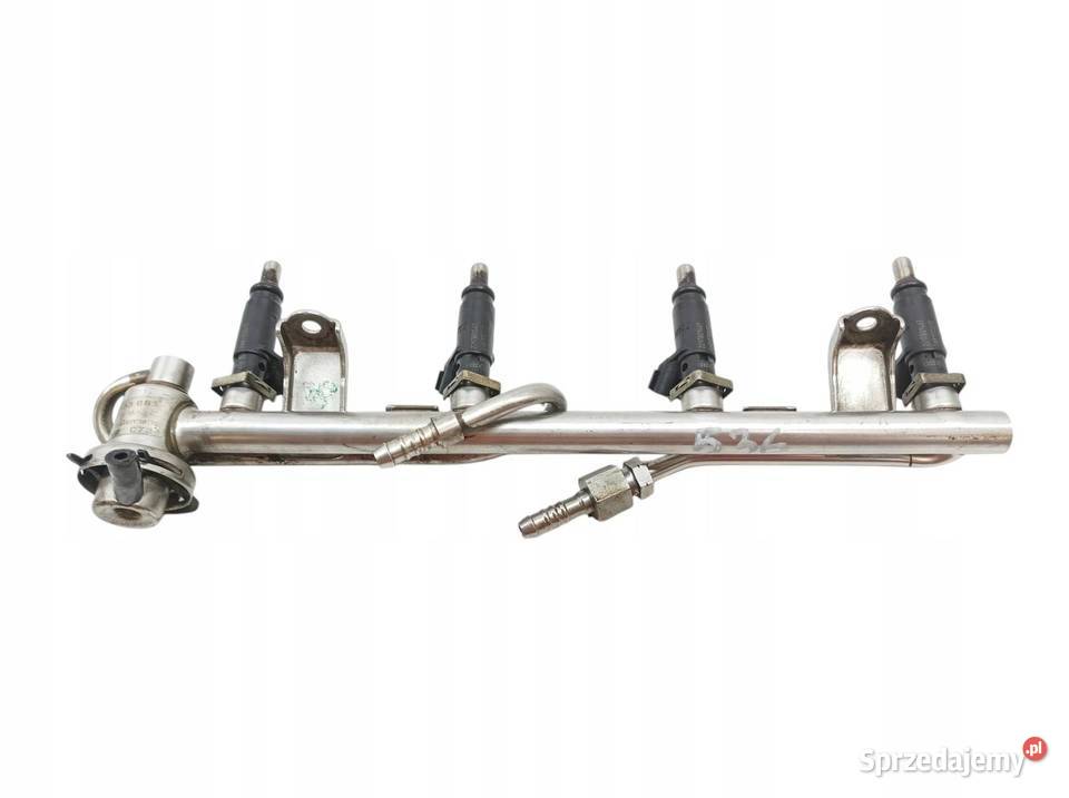 LISTWA WTRYSKOWA 058133681 20 20V Audi A4 II sprzedam