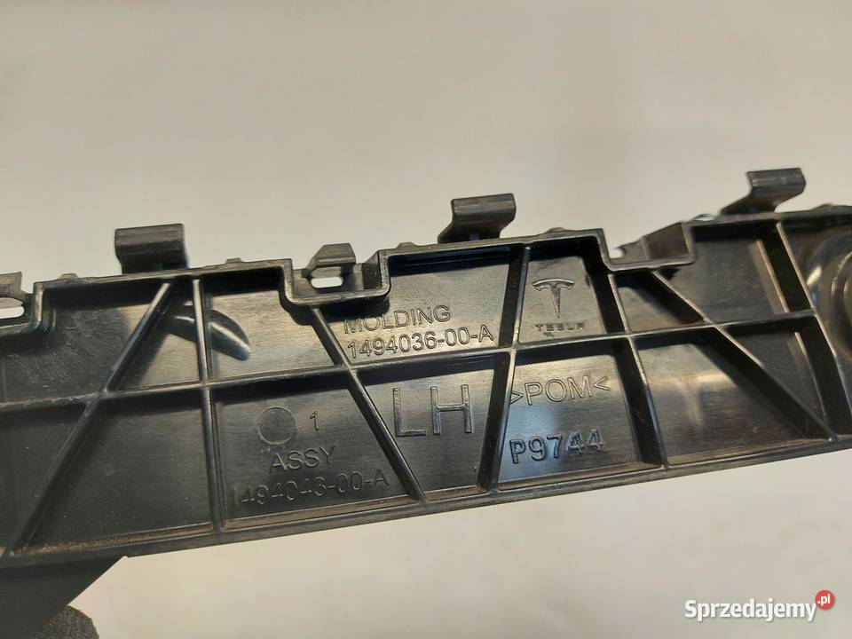 TESLA MODEL Y 2024r ŚLIZG MOCOWANIE ZDERZAKA dolnośląskie