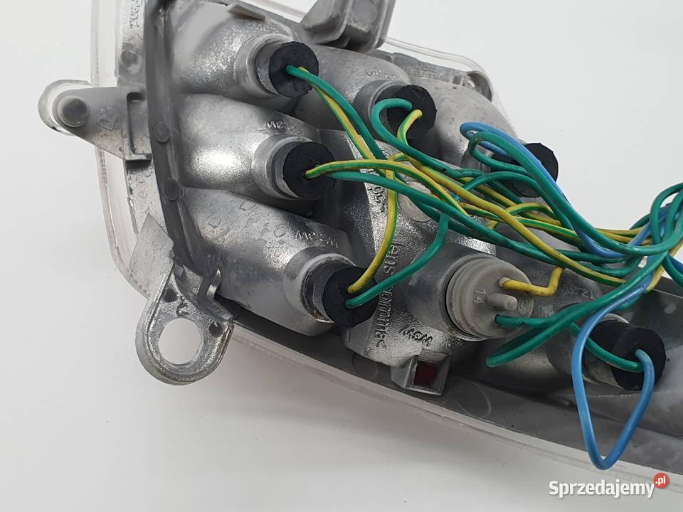 LAMPA TYL PRAWA KIERUNKOWSKAZ PEUGEOT EVIVACITY sprzedam