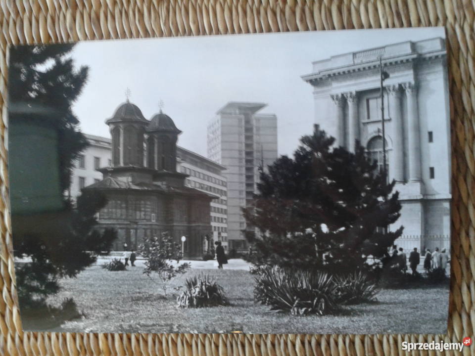 WIDOK NA PLAC REWOLUCJI W BUKARESZCIE lubelskie Piszczac