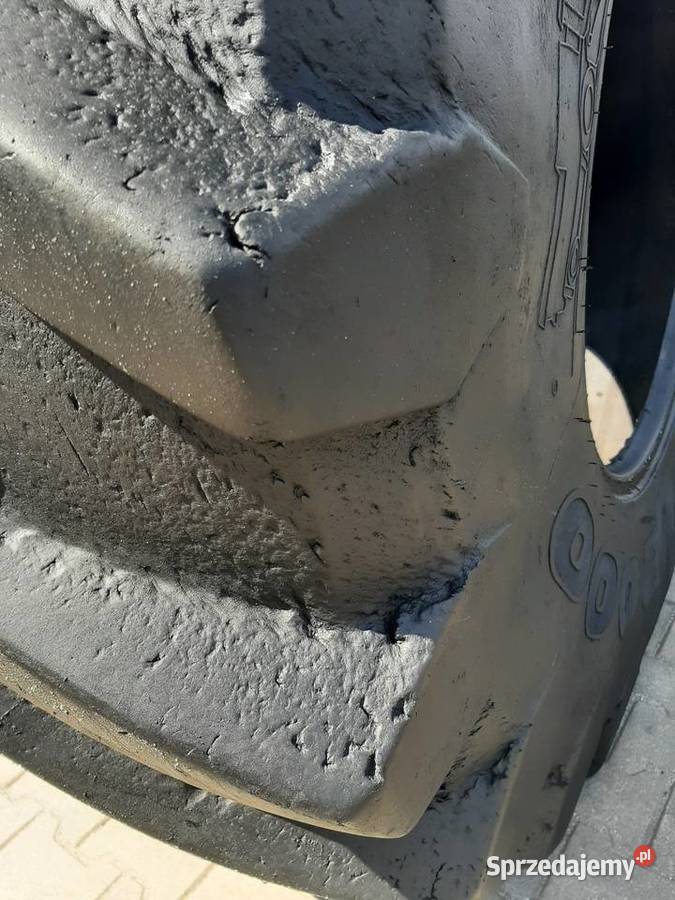 Opona używana przemysłowa 80065R32 TRELLEBORG Zaścianki sprzedam