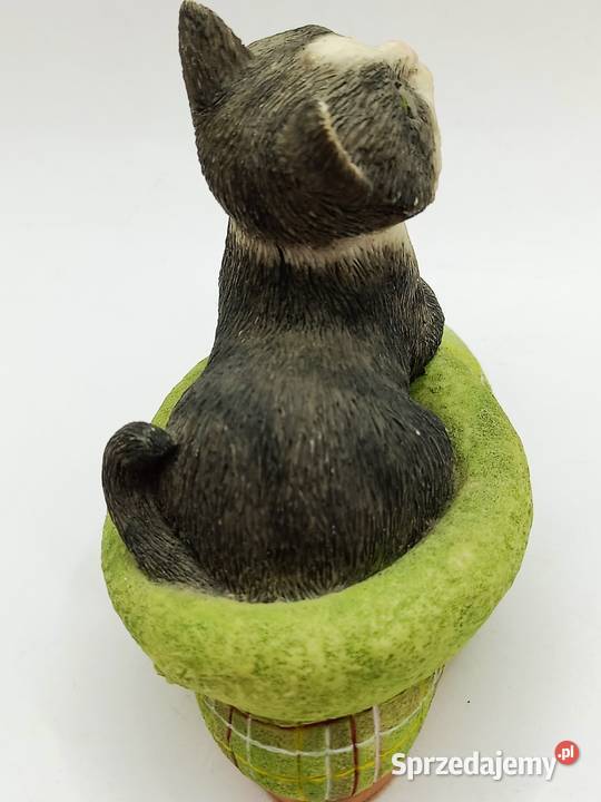 Figurka Leonardo kot w zielonym bucie Zamość