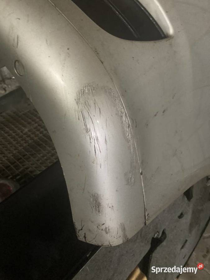 Zderzak Toyota Corolla verso 2005