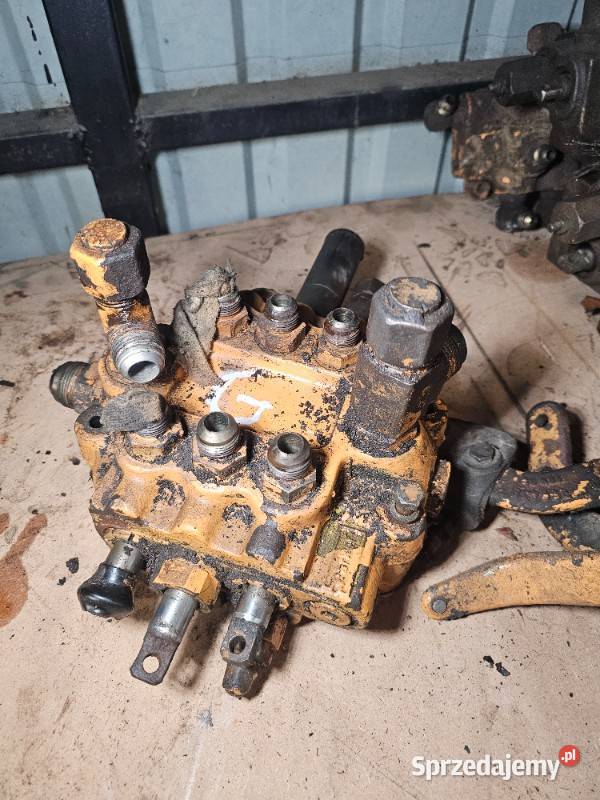 3sekcyjny rozdzielacz hydrauliczny Parker Case Gdynia sprzedam