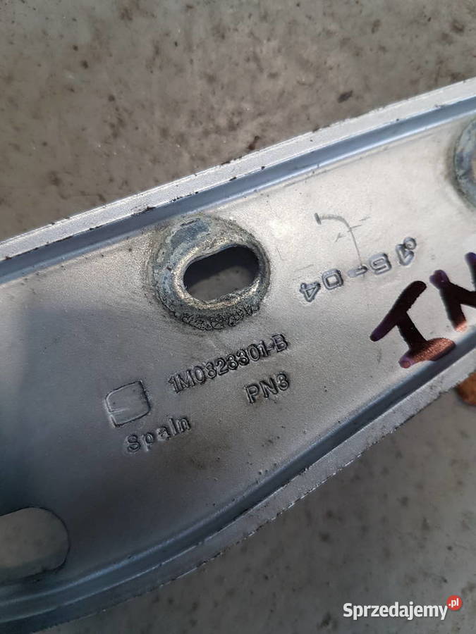 SEAT LEON I TOLEDO II ZAWIAS MASKI ZAWIASY Rok produkcji 2005 Turek