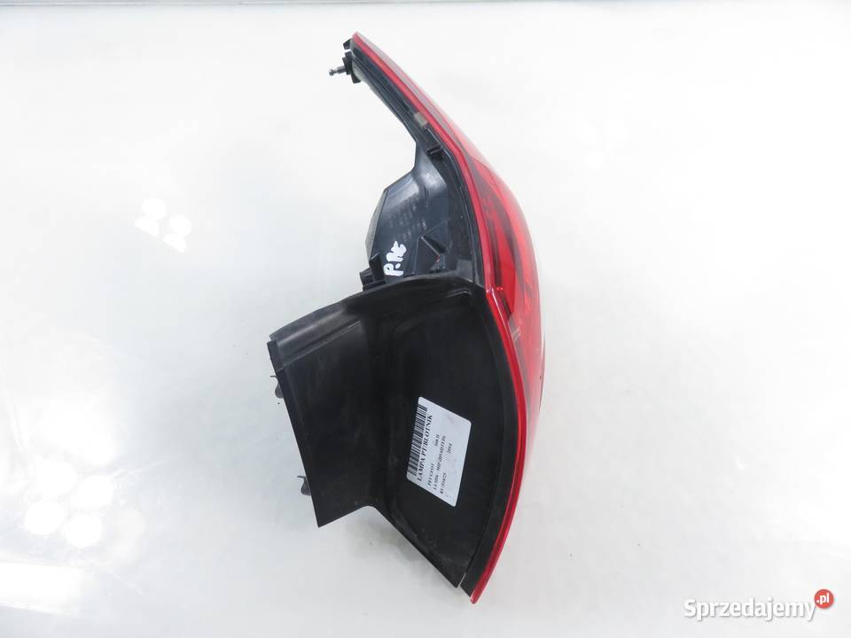 LAMPA PRAWA TYLNA PEUGEOT 308 II 81250201