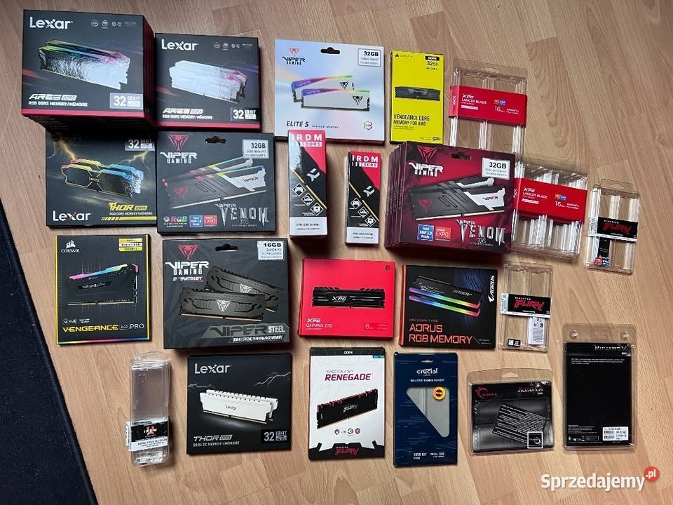 Pudełka dyskach M2 SATA pamięciach RAM DDR4 DDR5 Oświęcim
