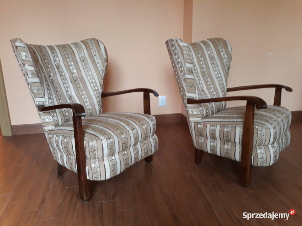 Fotele tapicerowane atłasem Meble stylowe po renowacji