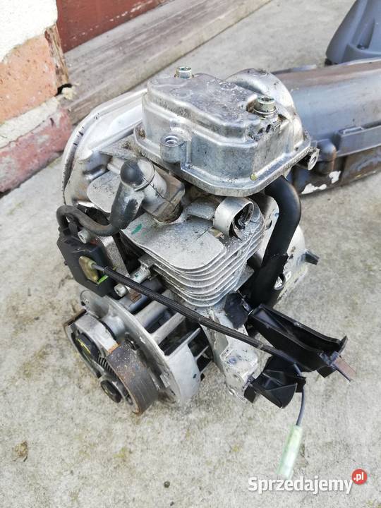 Honda UMK425E Kosa Podkaszarka Spalinowa 4t GX35 Poświętne