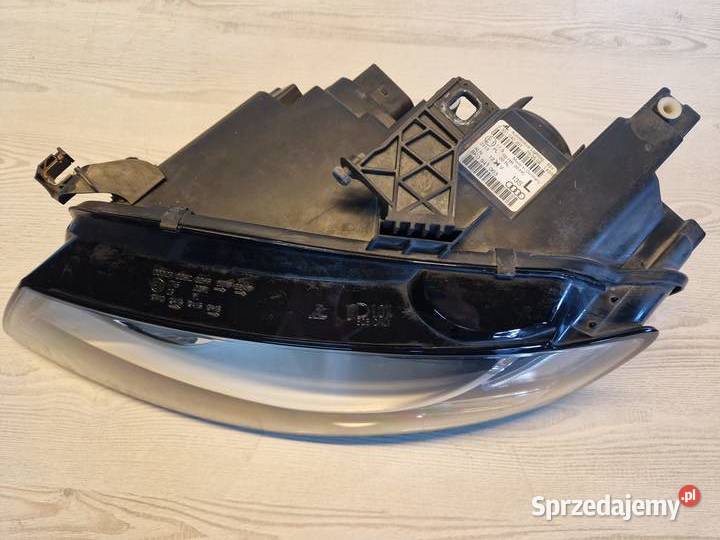 Lampa Audi A4 B8 przed liftem 20082012Prawa lewa Kwilcz