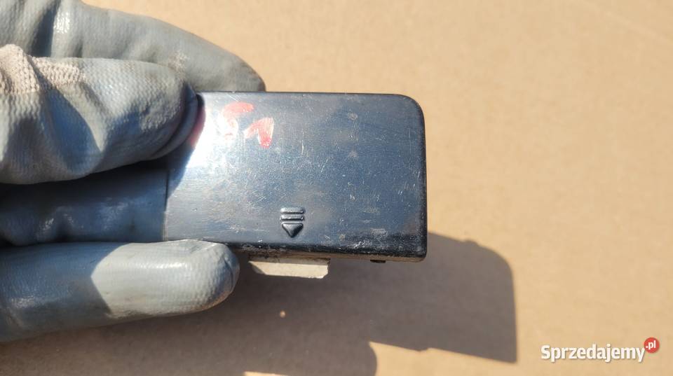 MERCEDES W204 ZAŚLEPKA HAKA ZDERZAKA PRZÓD