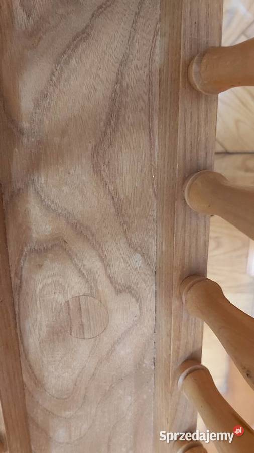 Piękny dębowy gazetnik masywny na nóżce Zgierz