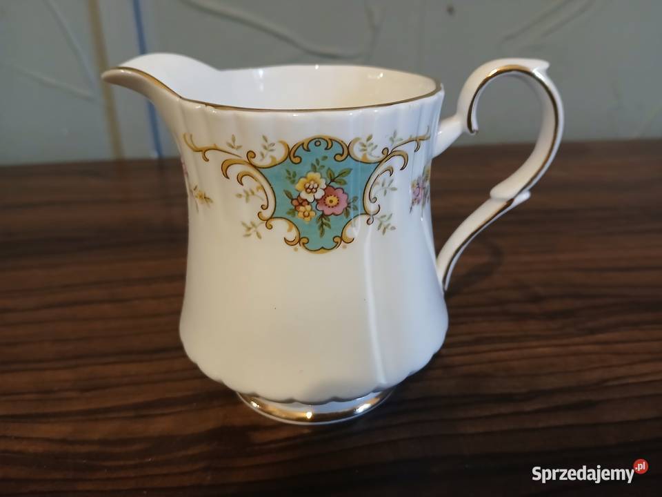 Porcelanowe mleczniki z PRLu Lublin