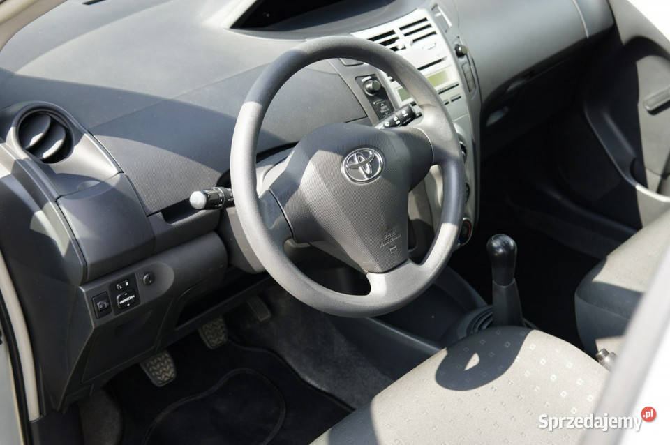 Toyota Yaris salon wersja 5d niski przebieg elektryczne lusterka Warszawa