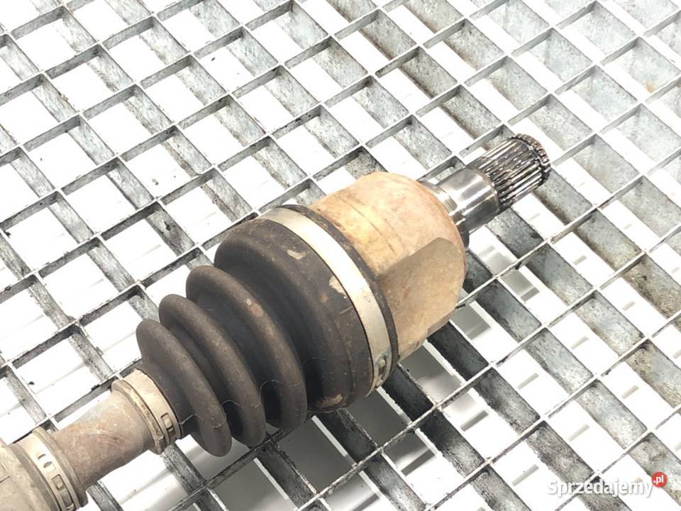 PÓŁOŚ LEWY PRZÓD HYUNDAI i30 16 128 PRZEGUB