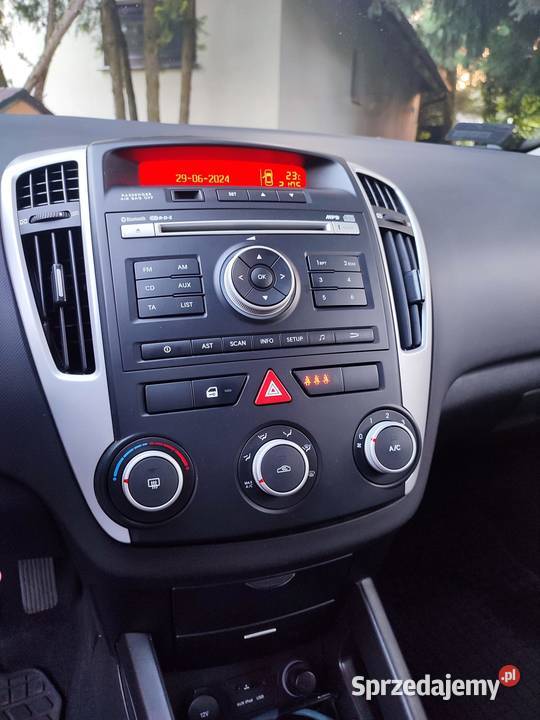 Kia Ceed 16 CRDI SW Poznań