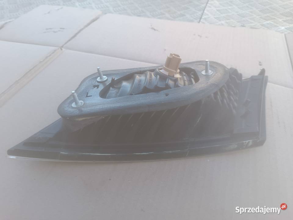 Honda Civic VIII 8 UFO lampa lewy tył W KLAPĘ
