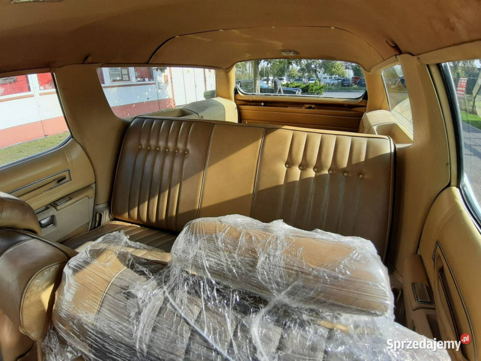 Chrysler Town Country Station Wagon 1977 z Sulechów