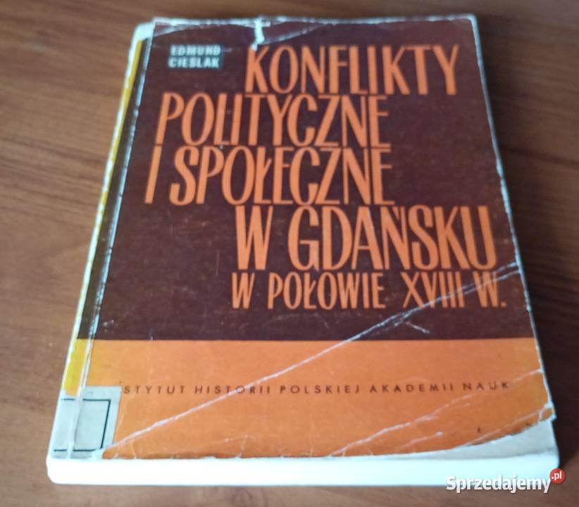 Konflikty polityczne i społeczne w Gdańsku w tradycyjny podręcznik Gdańsk