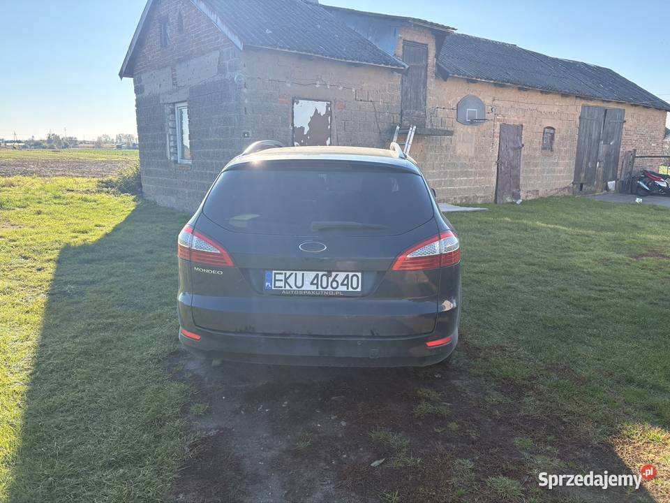 Fajny rodzinny Ford Mondeo czarny Gołębiew Stary