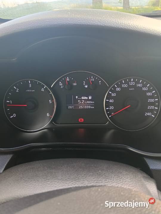 Kia Carens IV siedmioosobowa gniazdo USB Świebodzice