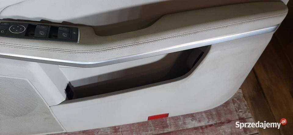 Boczek tapicerka drzwi Mercedes W212 Prawy przód osobowe Włoszczowa