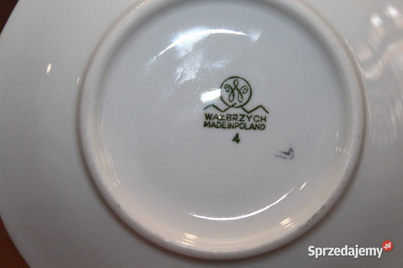Filiżanka ze spodkiem w kwiatki Wałbrzych 974 Szczecin sprzedam