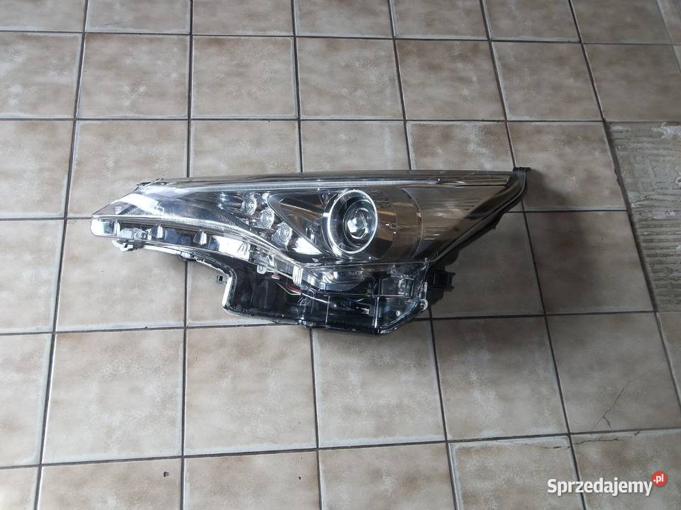 toyota avensis t27 t 27 t29 t 29 lift reflektor Jędrzejów sprzedam