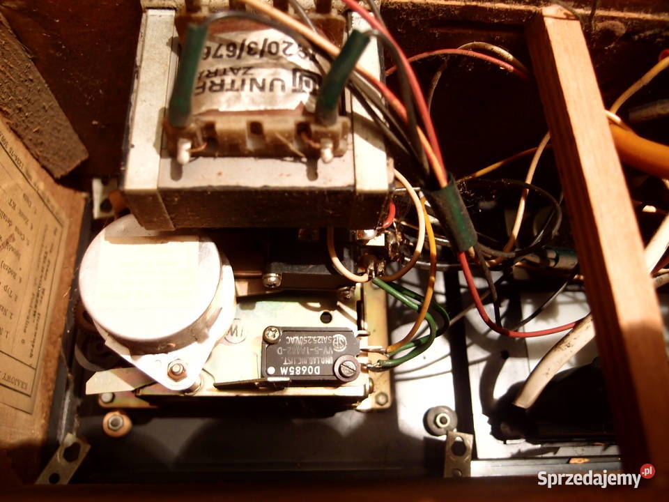 z dawnych lat radio z zegarem Diora Unitra Gong Łódź